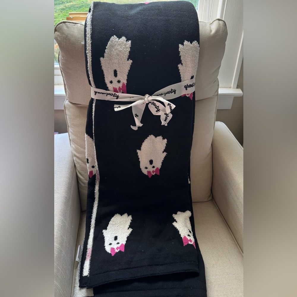 NWT Ghost Party Halloween Chic Ghost Pink Bow Plush Throw Blanket 50 x 70